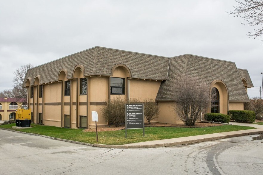 More Photos Of 3809 109th St, Urbandale Office For Lease