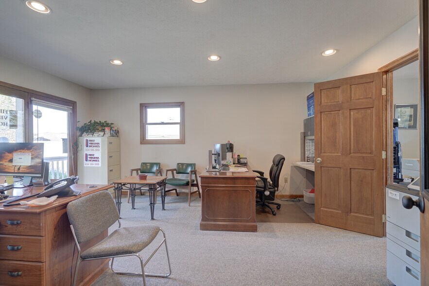 More Photos Of 2704 Lake Monticello Rd, Palmyra Office For Sale