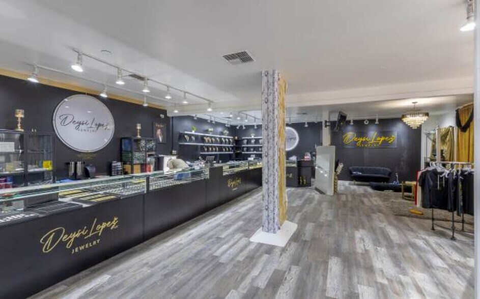 More Photos Of 8200 La Plaza, Cotati Storefront Retail Residential For Sale