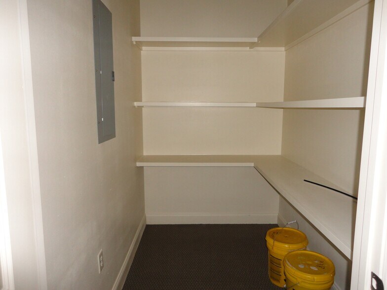 More Photos Of 4021 W.E. Heck Ct, Baton Rouge Office For Lease