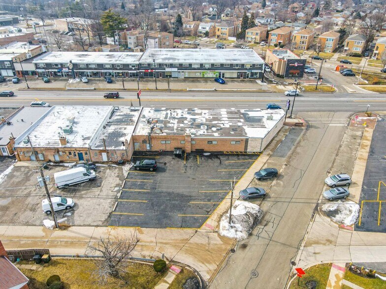 More Photos Of 8057 N Milwaukee Ave, Niles General Retail For Sale