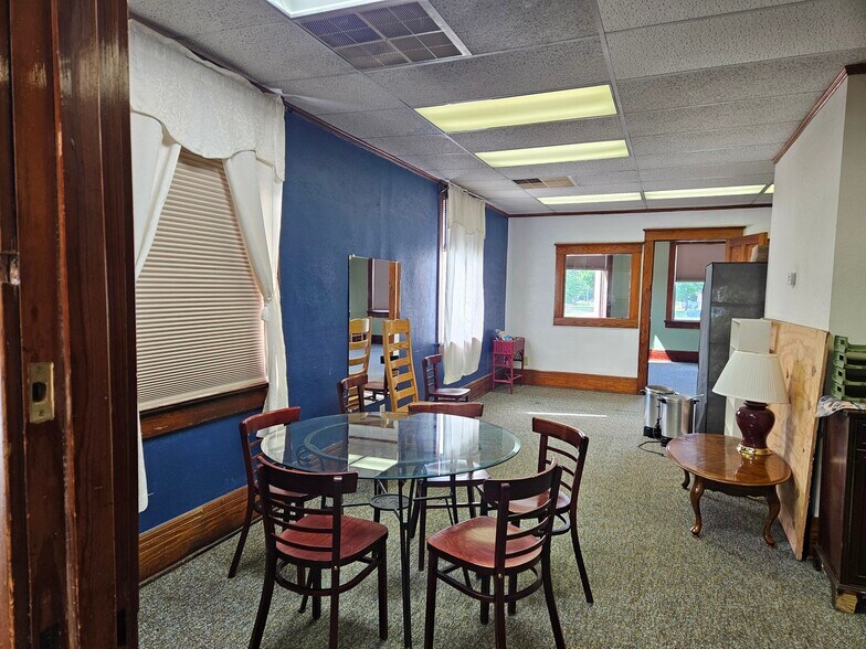 More Photos Of 231 E Railway St, Coleman Loft Creative Space For Lease