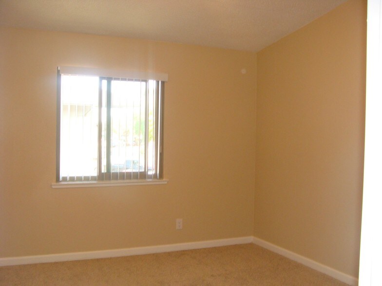 More Photos Of 10501 Croetto Way, Rancho Cordova Apartments For Sale