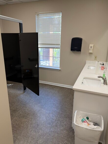 More Photos Of 1425 Piedmont Dr E, Tallahassee Office For Lease
