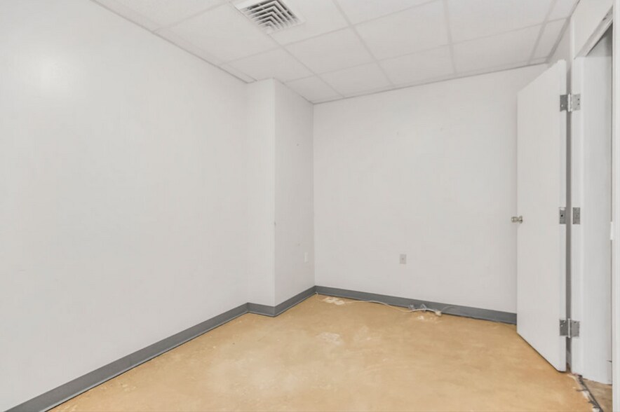 More Photos Of 1854 Minnesota Ave, Kansas City Office Residential For Sale