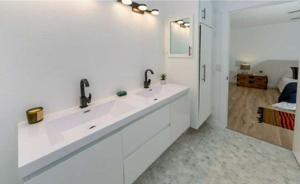 More Photos Of 2640 Dalton Ave, Los Angeles Apartments For Sale