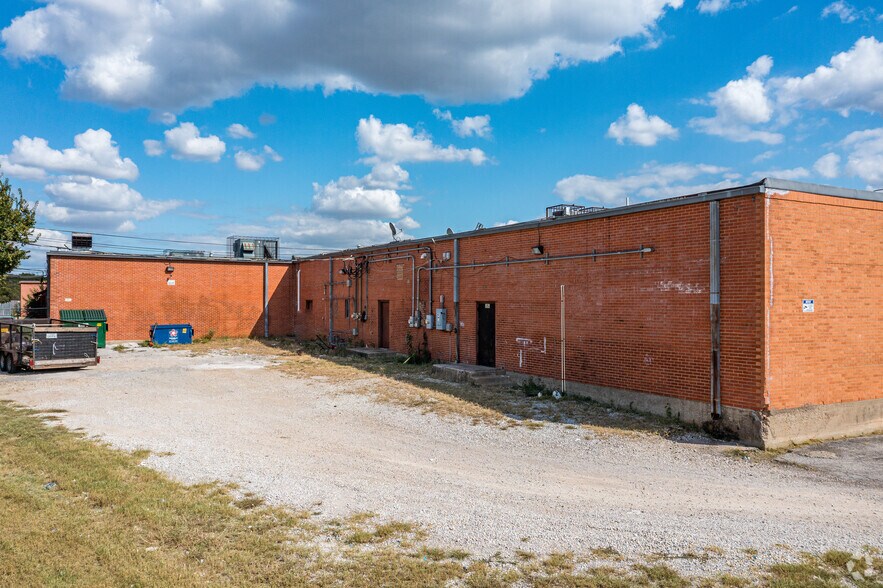 More Photos Of 5405-5425 E Lancaster Ave, Fort Worth Unknown For Lease