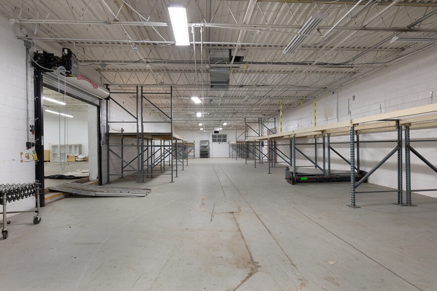 More Photos Of 5706-5712 Frederick Ave, Rockville Warehouse For Lease