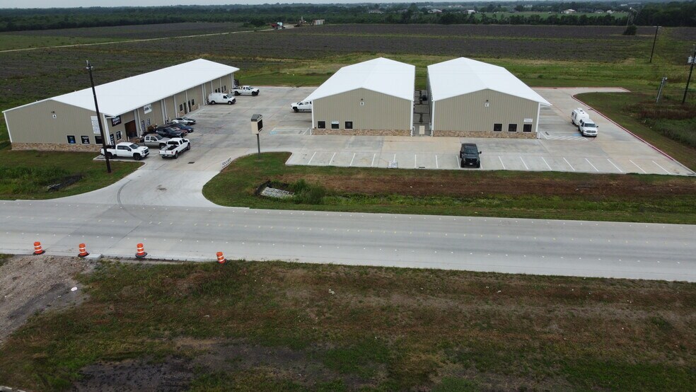 More Photos Of 9210 Highway 36, Needville Showroom For Sale