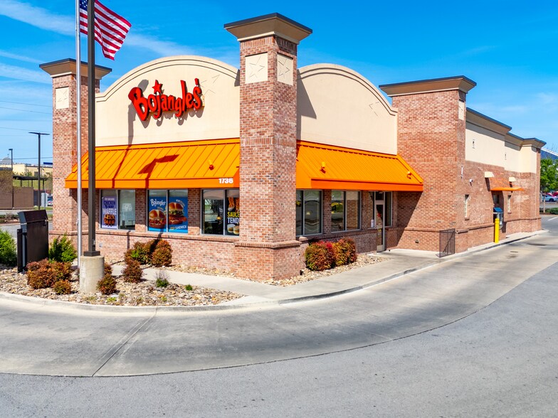 Primary Photo Of 1736 N Main St, Shelbyville Fast Food For Sale