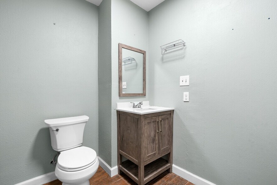 More Photos Of 121 13th St SW, Hickory Office For Sale