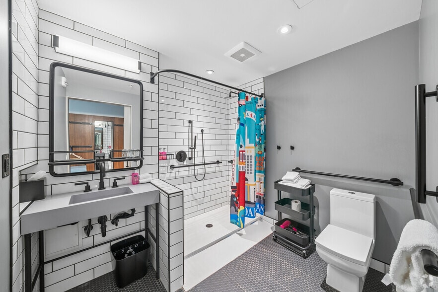 More Photos Of 2225 Telegraph Ave, Oakland Hotel For Sale