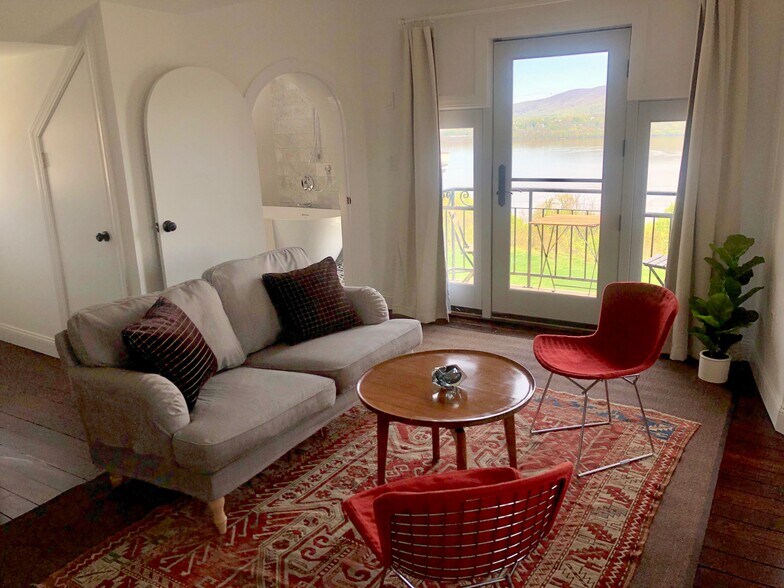 More Photos Of 2 Courtney Ave, Newburgh Apartments For Sale