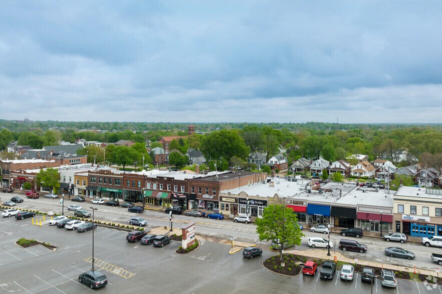 More Photos Of 7350-7352 Manchester Rd, Maplewood Storefront For Lease