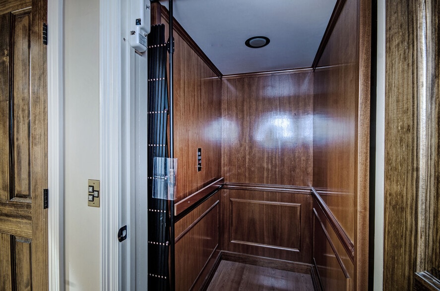 More Photos Of 1237 Highway 35, Forest Medical For Sale