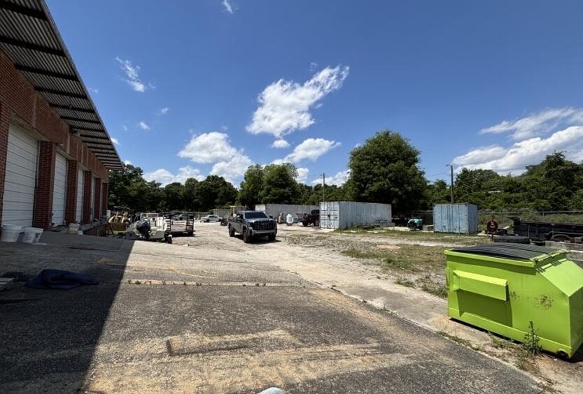 More Photos Of 1155 Kidder St, Wilmington Warehouse For Lease