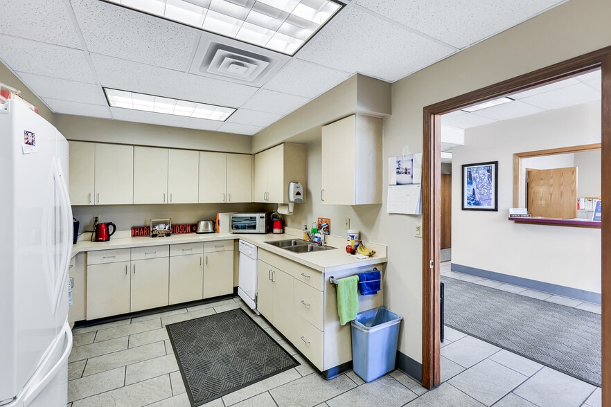 More Photos Of 4226 E Mission Ave, Spokane Office For Sale