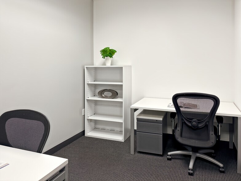 More Photos Of 1801-1837 NE 123rd St, North Miami Coworking Space