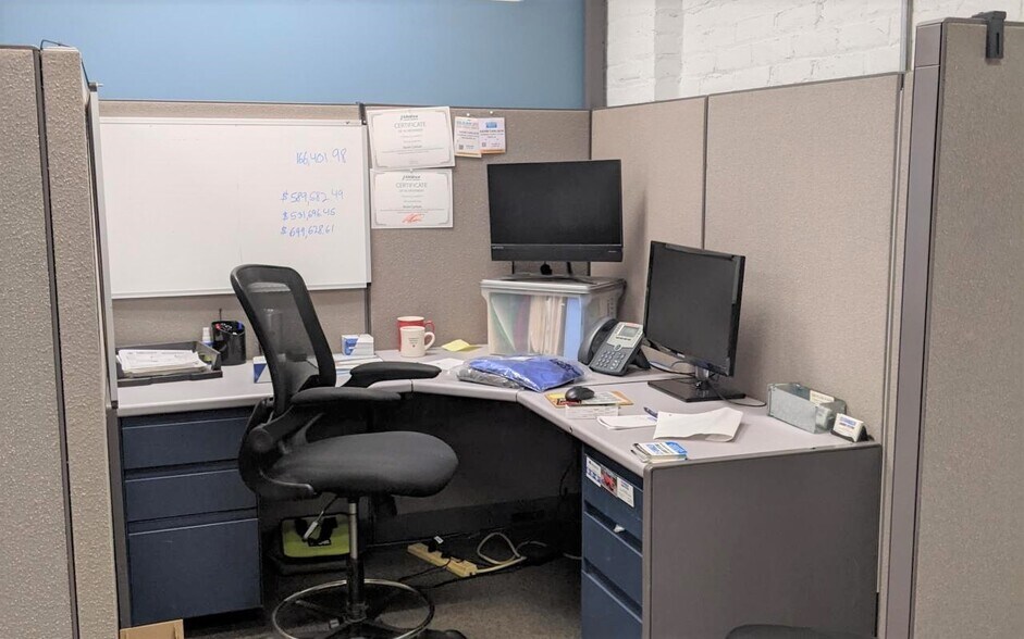 More Photos Of 4808 S 26th St, Omaha Warehouse For Sale