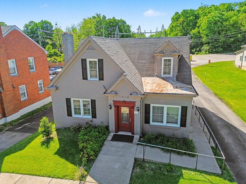 Primary Photo Of 1618 Harrodsburg Rd, Lexington Medical For Sale
