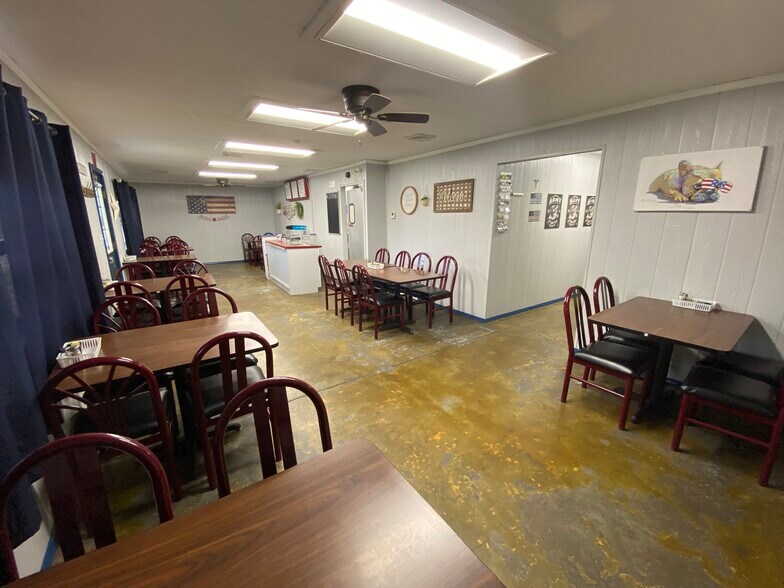 More Photos Of 215 S Washington Ave, Walnut Grove Restaurant For Sale