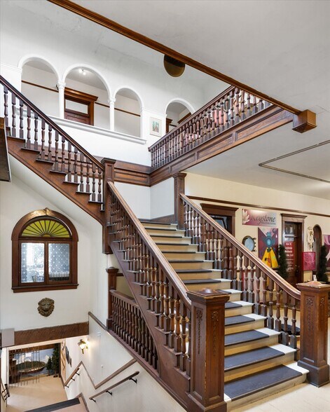 More Photos Of 619 Commercial Ave, Anacortes Storefront Retail Office For Sale