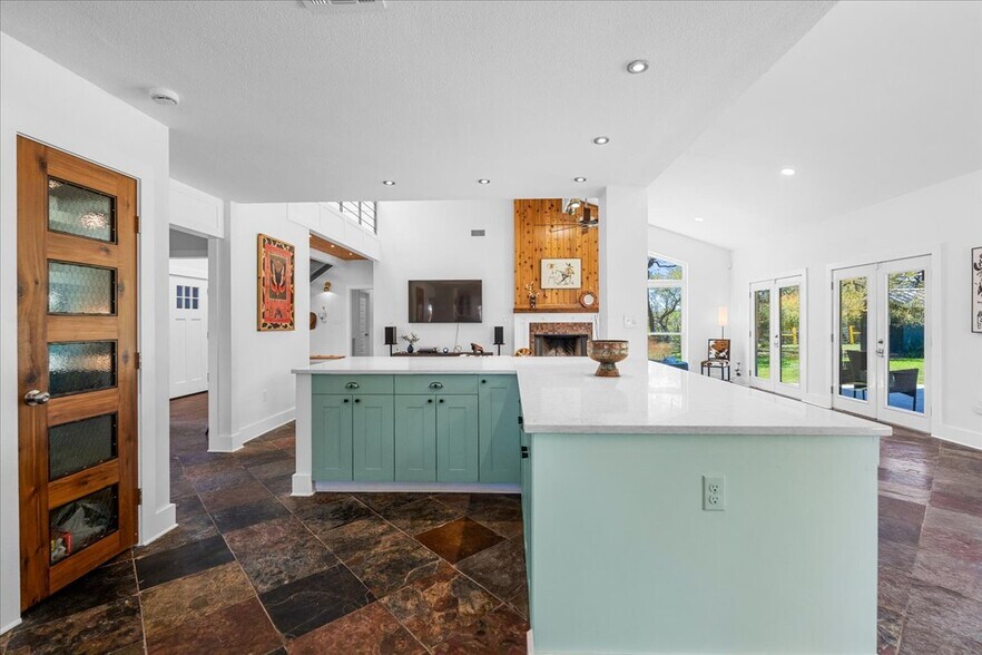 More Photos Of 14519 Fitzhugh Rd, Austin Specialty For Sale