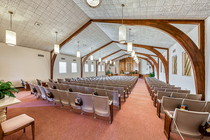 More Photos Of 300 S 7th St, Las Vegas Religious Facility For Sale