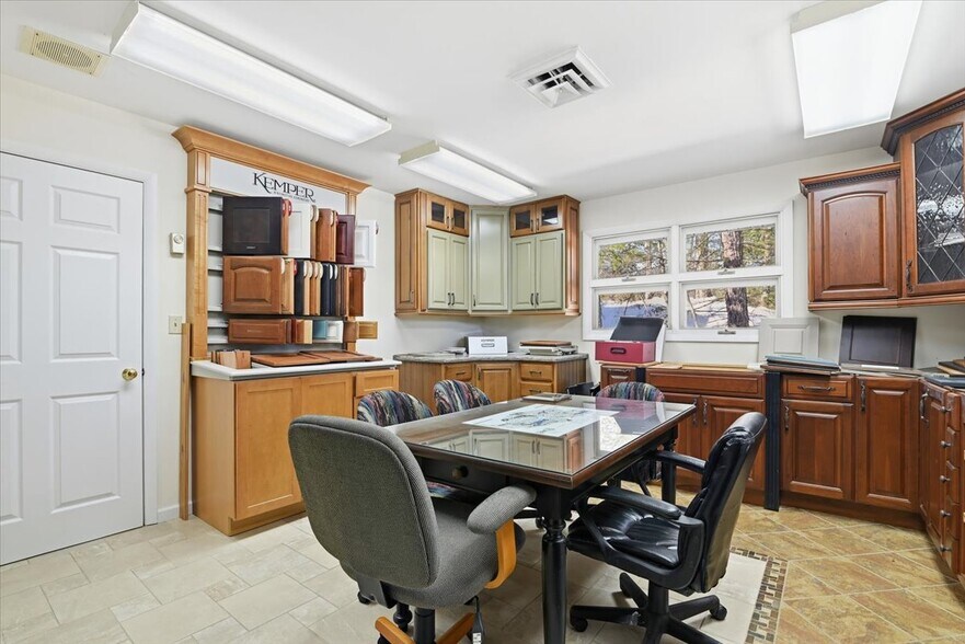 More Photos Of 647 Route 739, Lords Valley Office For Sale