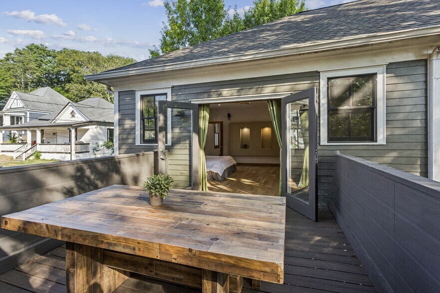 More Photos Of 692 Kirkwood Ave SE, Atlanta Storefront Retail Residential For Sale