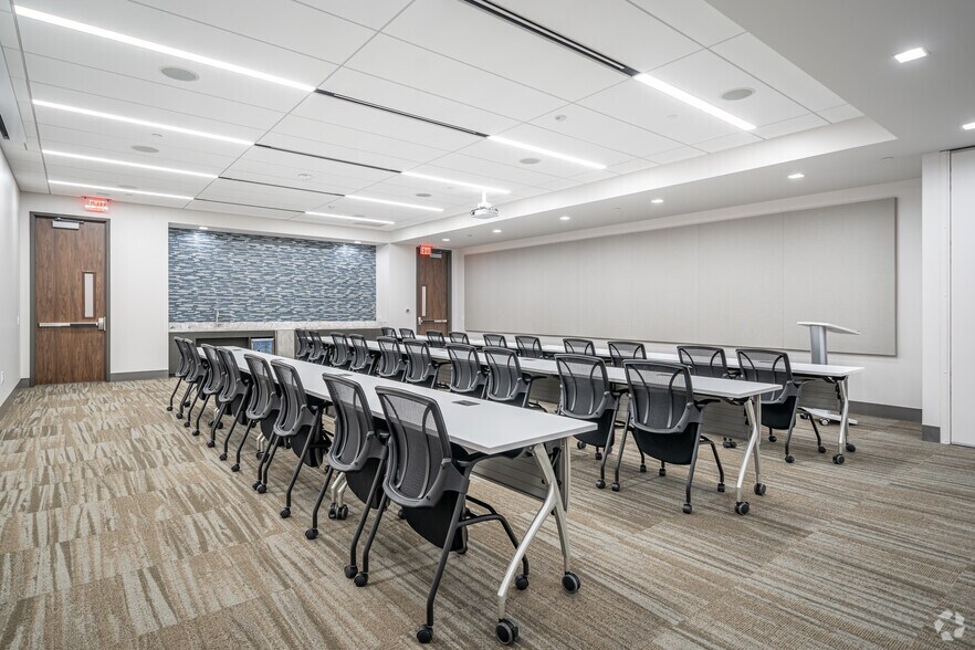More Photos Of 5333 Westheimer Rd, Houston Office For Lease
