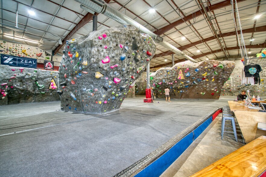 More Photos Of 3220 Prairie Ave, Boulder Unknown For Lease