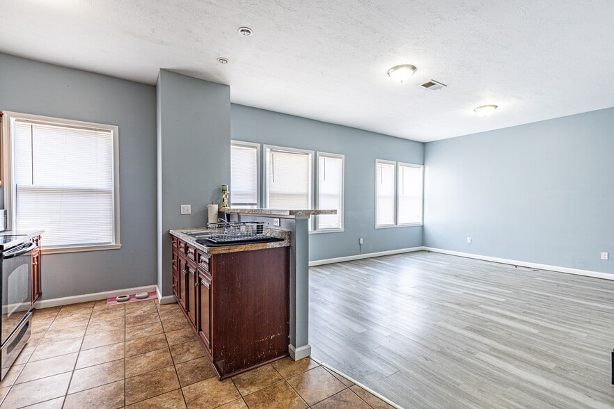 More Photos Of 757 W Main St, Rochester Multifamily For Sale