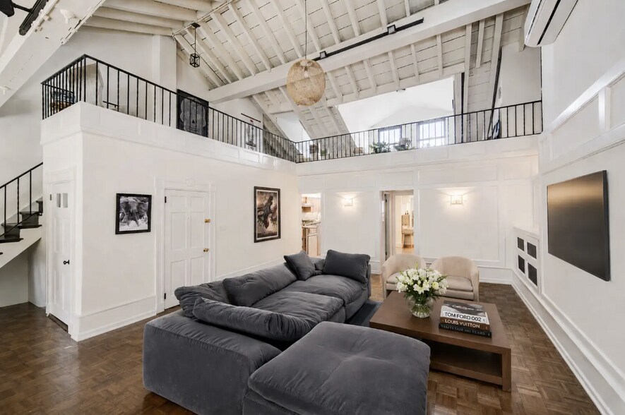 More Photos Of 23 Washington Sq N, New York Apartments For Sale