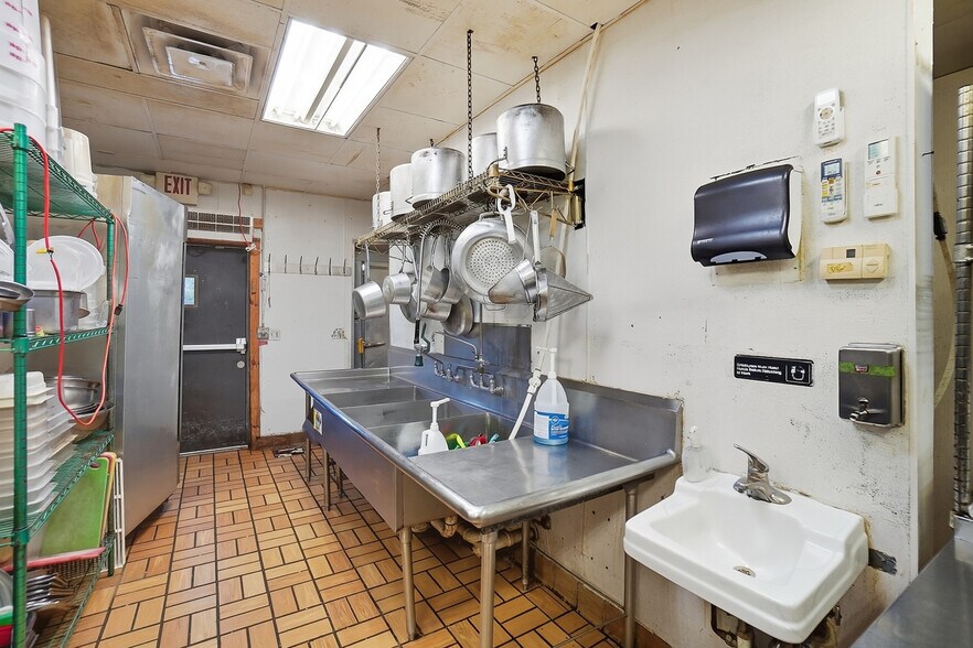 More Photos Of 1535 Xenia Ave, Yellow Springs Restaurant For Sale