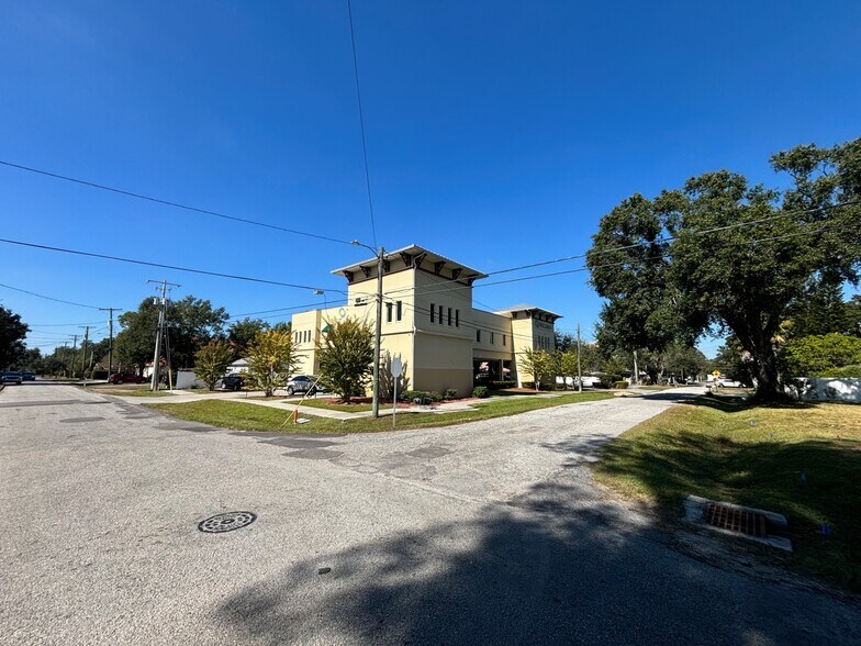 More Photos Of 2701 W St Isabel St, Tampa Medical For Sale