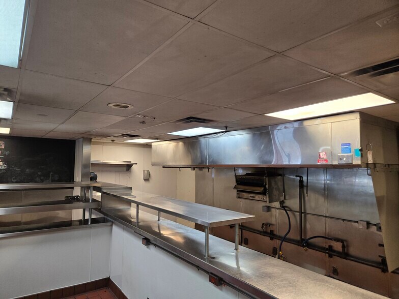 More Photos Of 4 E University Dr, Tempe Restaurant For Lease