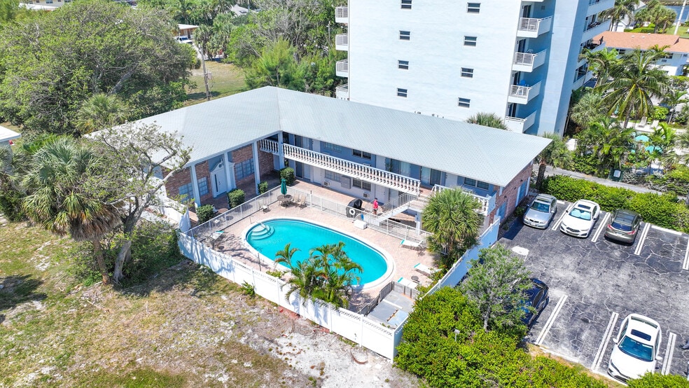 More Photos Of 3226 NE 12th St, Pompano Beach Apartments For Sale