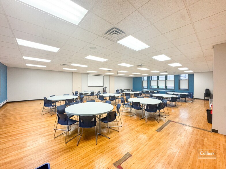 More Photos Of 1908 Wylie Ave, Pittsburgh Office For Lease