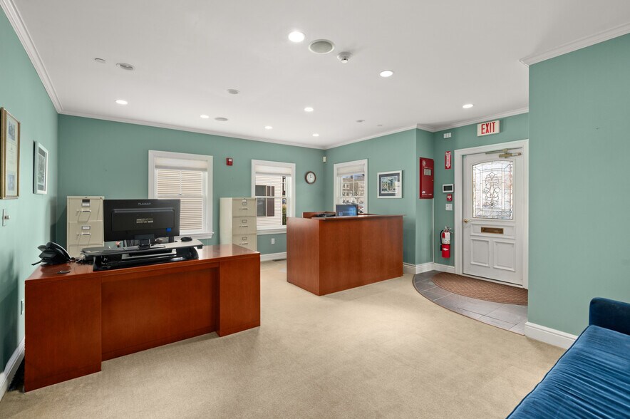 More Photos Of 13 Bartlet St, Andover Office For Lease