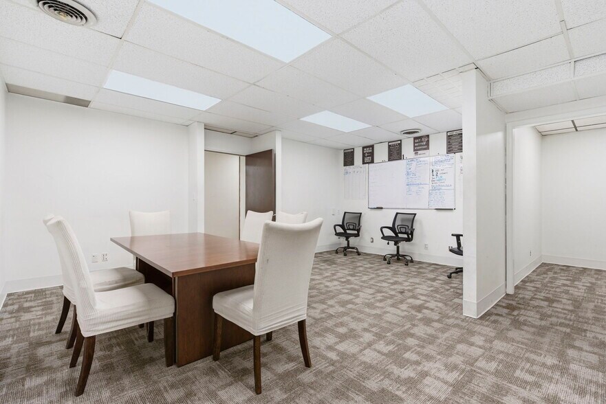 More Photos Of 1331 N Stewart Ave, Springfield Medical For Sale