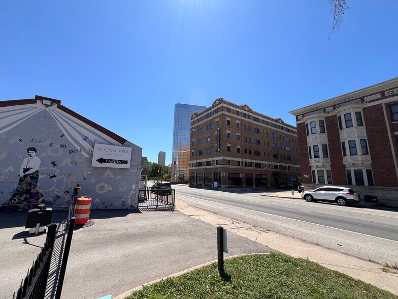 More Photos Of 901 N Pennsylvania St, Indianapolis Freestanding For Lease