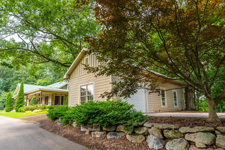 More Photos Of 565 Owens Gin Rd NE, Calhoun Lodge Meeting Hall For Sale