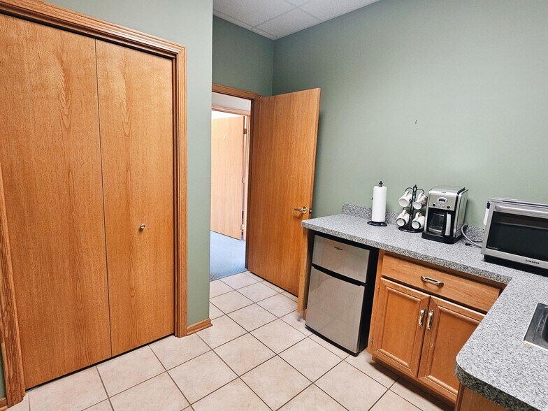 More Photos Of 10331-10335 W Lincoln Hwy, Frankfort Office For Sale