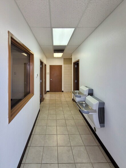 More Photos Of 801 Pendale Rd, El Paso Distribution For Sale