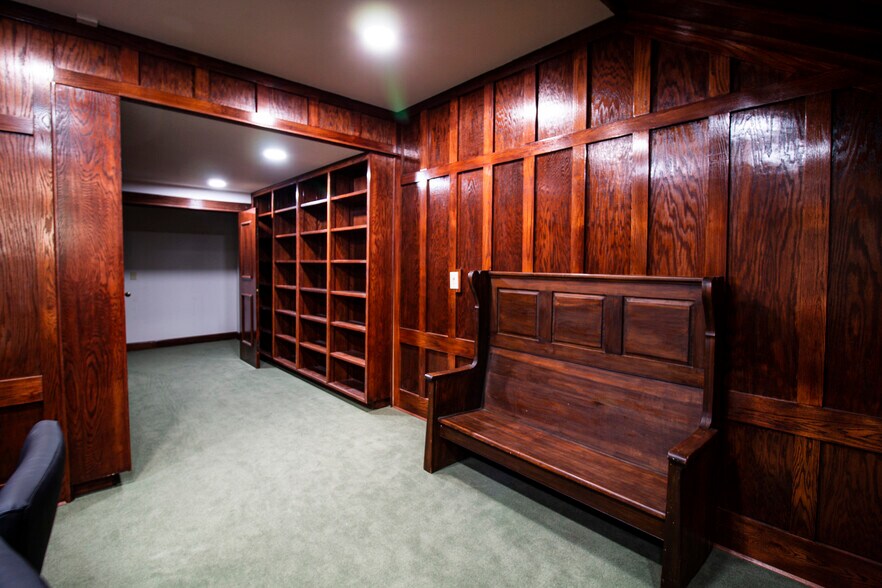 More Photos Of 2021 3rd Ave N, Birmingham Office For Sale