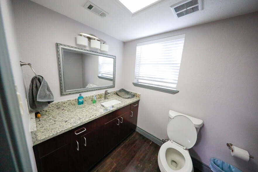 More Photos Of 3339 Marks Rd, Houston Warehouse For Sale