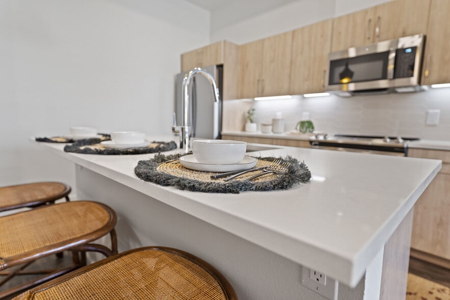 More Photos Of 2040-2060 N Scottsdale Rd, Scottsdale Apartments For Lease