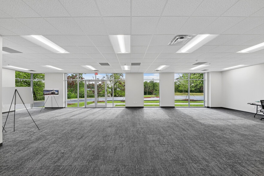 More Photos Of 3945 Gilbert Rd, Atlanta Distribution For Lease