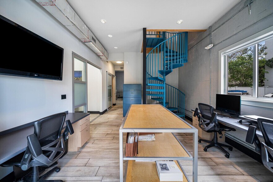 More Photos Of 3305 SW 37th Ave, Miami Office For Sale